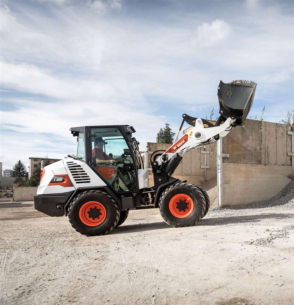 Doosan Bobcat's L85 CWL compact wheeled loarder