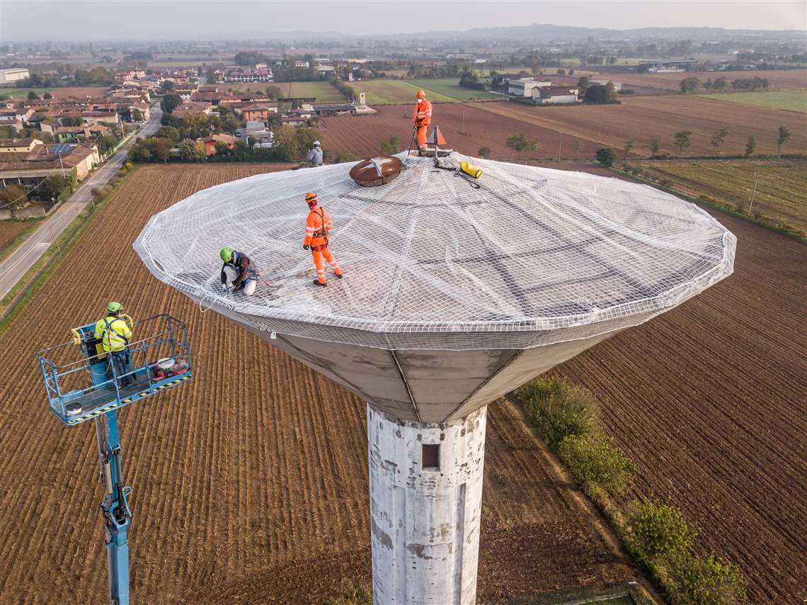 Perico Renato uses a Genie ZX 135/70 to access the 40m high water tower