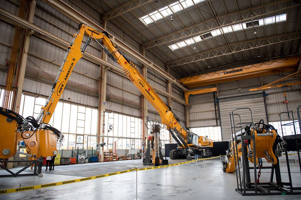 Liebherr R 980 Demolition excavator