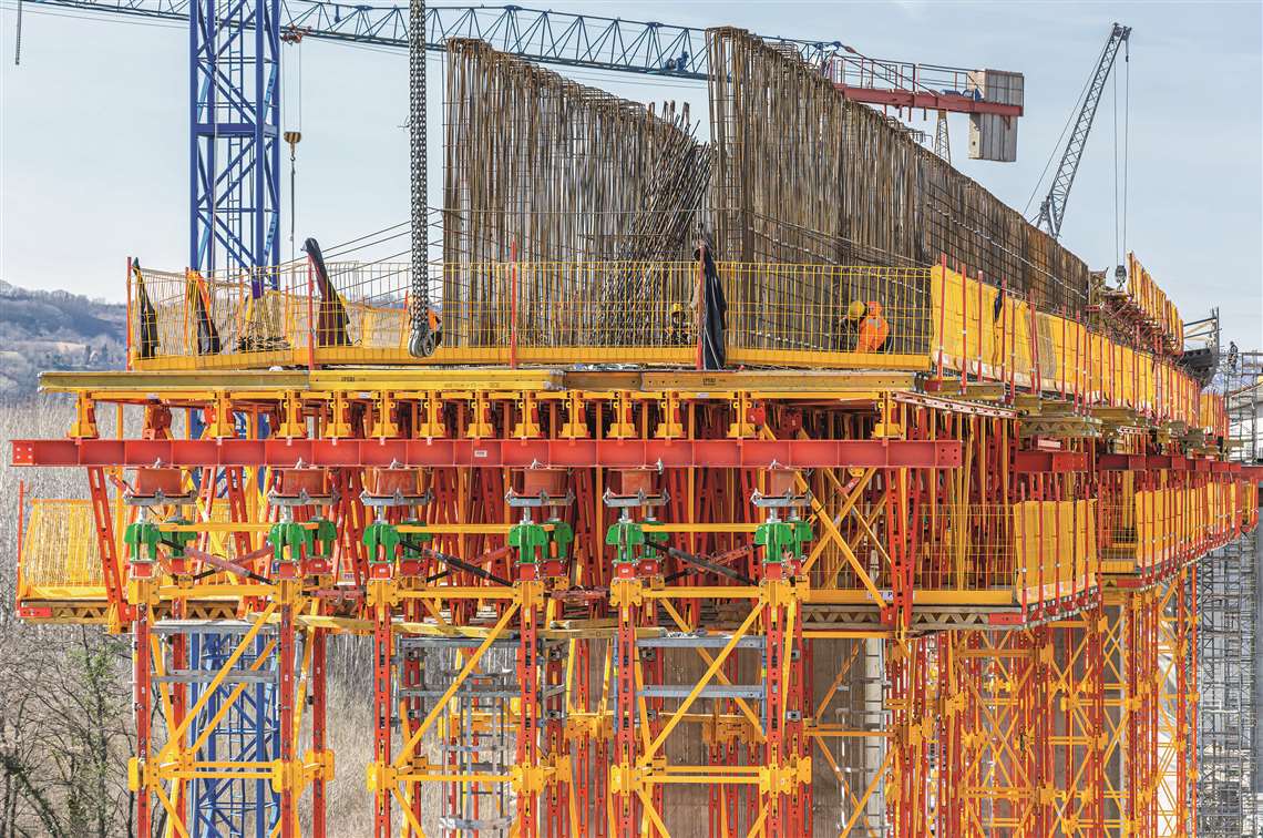 Peri formwork on the Čortanovci Viaduct