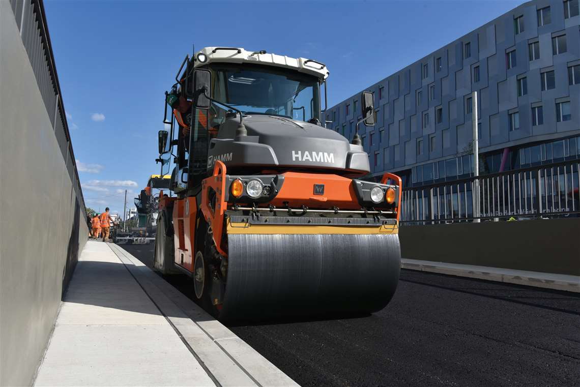 Hamm roller at work on the Karlsruhe Tunnel