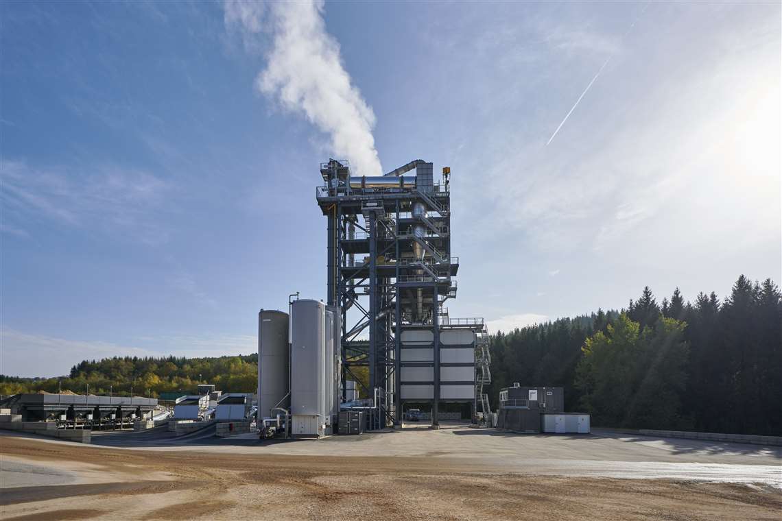 Bodarwé's TBA 4000 asphalt mixing plant from Benninghoven