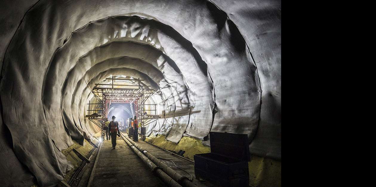 Overran 7 construction megaprojects that severely overran their budget - KHL Group