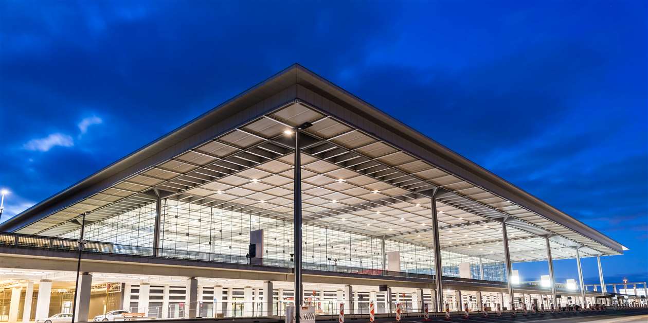 Overran 7 construction megaprojects that severely overran their budget - KHL Group