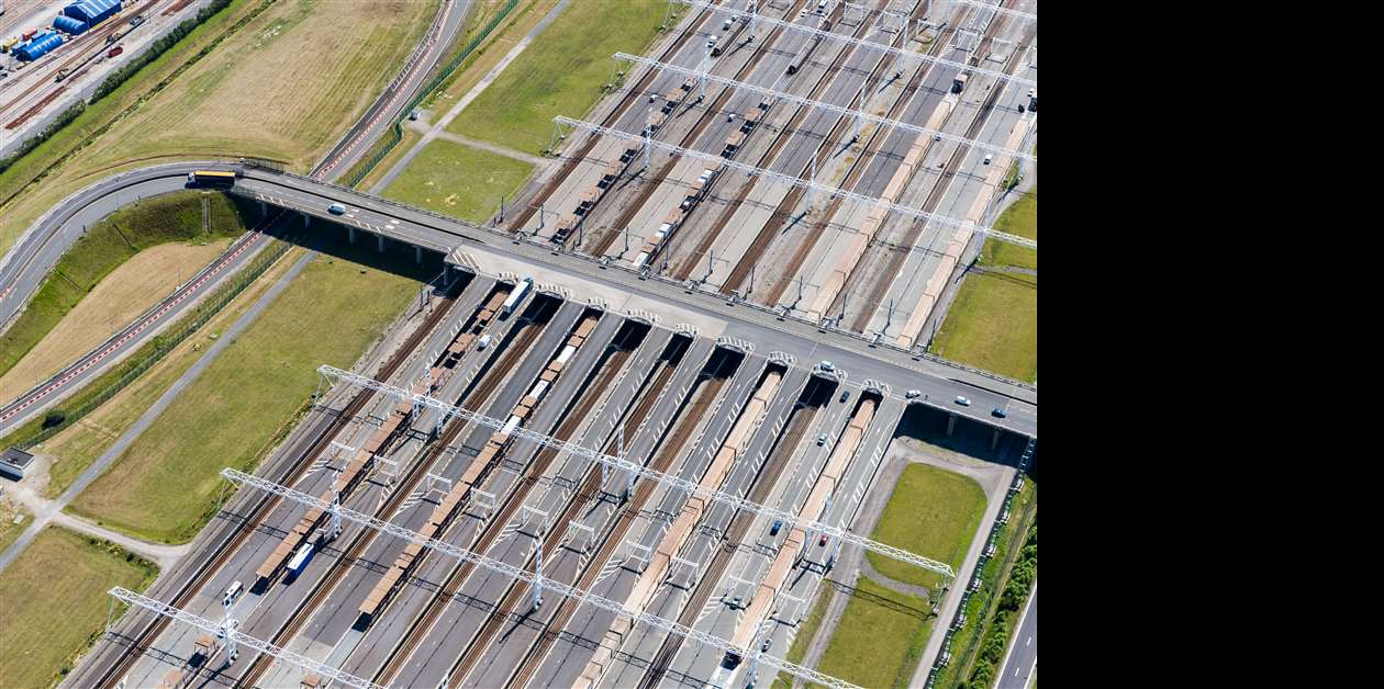 Overran 7 construction megaprojects that severely overran their budget - KHL Group
