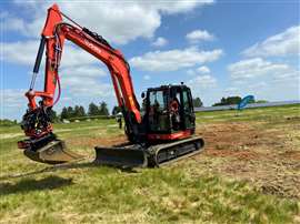 The new 8.5 tonne KX085-5 excavator.