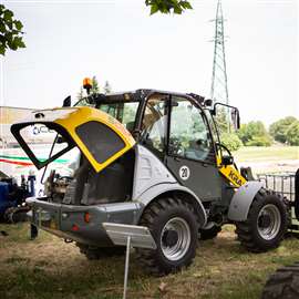 Series 5 loader by Kramer with Kohler KDI 2504 TCR engine