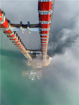 1915Çanakkale has the tallest towers of any suspension bridge, at 334m