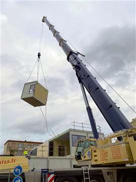 AUTAA Ile de France's new 300 tonne capacity Grove GMK6300L-1 all terrain crane