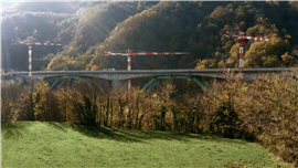Potain MDLT 1109 is a 40 tonne crane with up to an 80 metre jib
