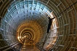 Welder does subway work (Image: Adobe Stock)