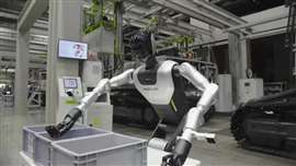 A Zoomlion humanoid robot performs sorting tasks on the factory floor (Image courtesy of Zoomlion)
