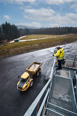 One of the first haulers arrives at the new Boningen plant