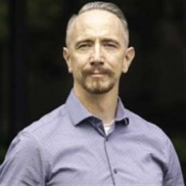 Donaldson product training manager, Gabriel Blevins 