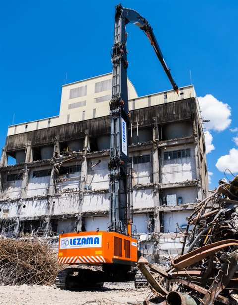 KTEG KMC1200S demolition excavator in Spain 