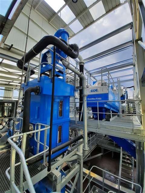 he AggMax (right) and CFCU EvoWash (left) systems