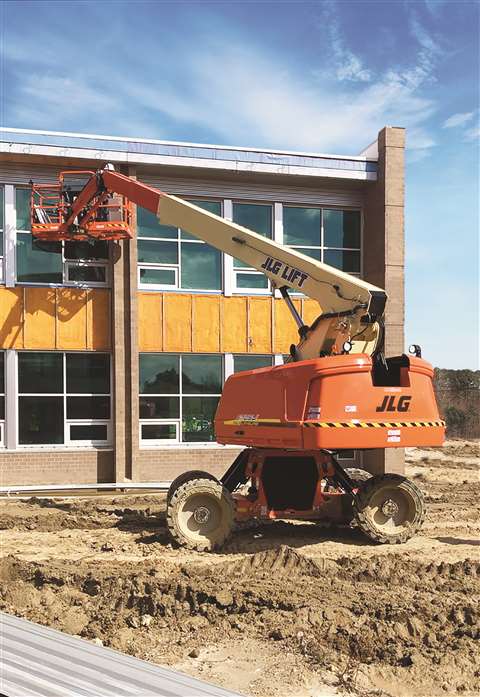 JLG 670SJ boom lift