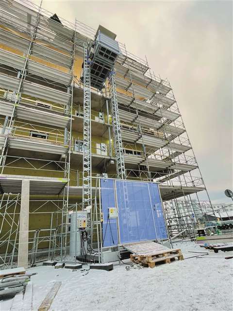 Geda 1500 ZZP-F material hoist and transport platform 