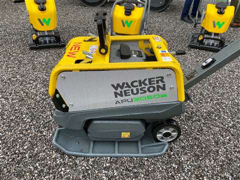 Wacker Neuson APU3050e vibratory plate