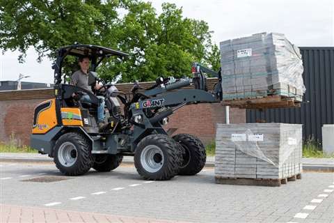 Tobroco-Giant G2700E X-tra compact wheeled loader
