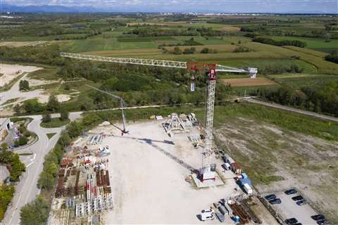 red and white terex tower crane