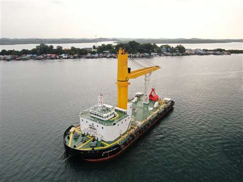 heavy duty crane vessel