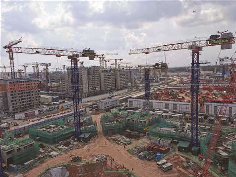 Zoomlion W1000-50 flat top tower cranes are being used for precast construction in Singapore