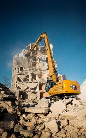 CAT 352UHD working shot new web