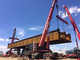 Mammoet lifts, moves and places bridge structure