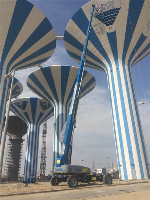 Hertz_Genie_SX_180_spotted_in_Kuwait_4102_