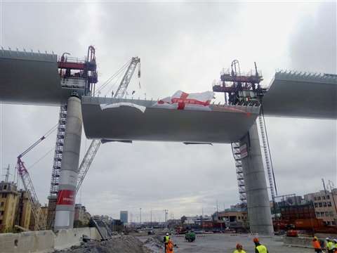 Strand jacks from Fagioli pulling the last deck section up into place on the new Genoa bridge in Italy