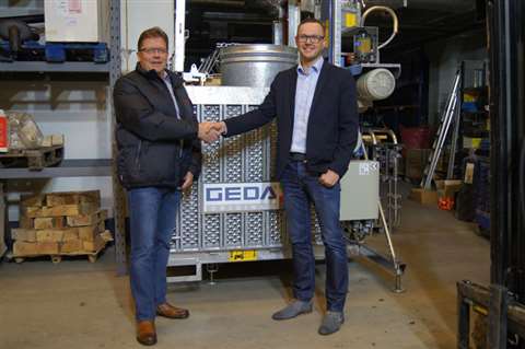 MN-Lifttek sales director Seppo Turunen (left); and Geda area sales manager Florian Draxler.