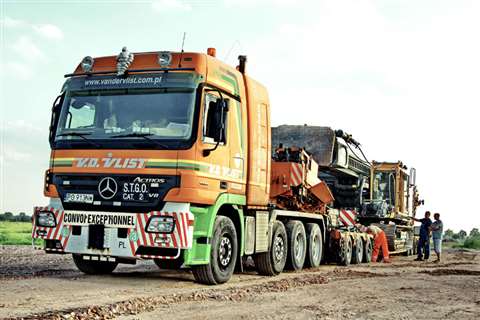 The rigs were collected in Germany and transported to the factory site in Wrzesnia