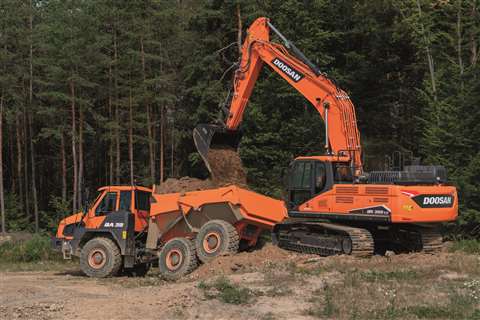 DX300LC-7+DA30_working_pic1_red