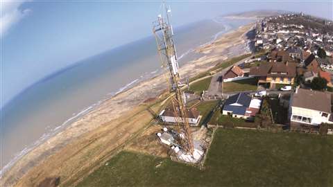 Antenne-relais-Free-Mobile-vue-aérienne