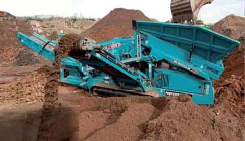 A Powerscreen Warrior 1400 is providing maximum resalable product for UK contractor Grundy &amp; Co 