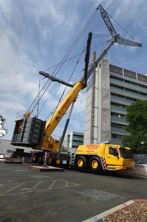 The GMK6400 was used to lift the 7.3 tonne HVAC units to heights of up to 61 metres