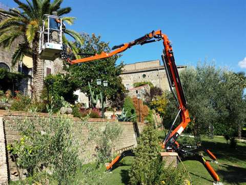 Cormidi crawler carrying out renovation work