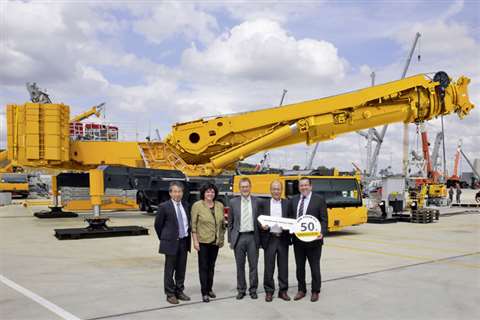 From left to right: Masanori Kanazashi (Liebherr Japan), Renate Dirr (Liebherr-Werk Ehingen), Gerald