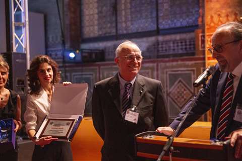 Vincenzo Gentili receiving his career award at the ItalPlatform 2019 Awards