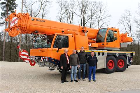 From left to right: Siegfried Müller (area sales manager at Tadano Faun); Michael Mross (director KV
