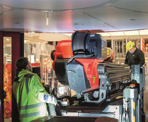 Palfinger PCC57.002 entering the furniture store in Eugendorf, Austria