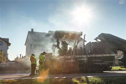 Voegele_08_01_19_Paving_Plus_069