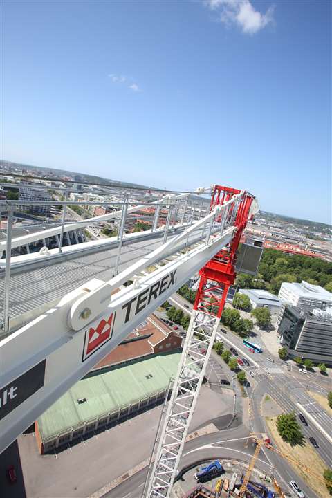Vertical view of a white Terex tower crane. Cranbalt appointed as Terex tower crane dealer in Sweden