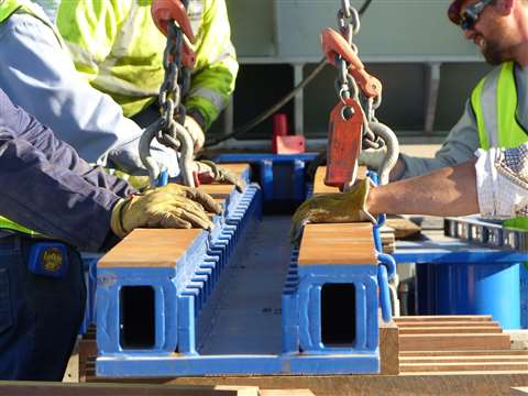 Two transformers were installed by Hansa Meyer using a HT500 and a Hydra-Pac synchronous electric po