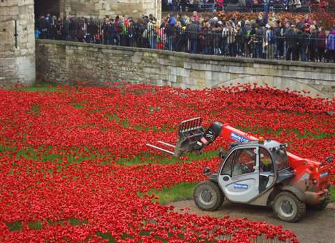 Morris Leslie’s Manitou MT625 telescopic handler assists with poppy display at the Tower of London