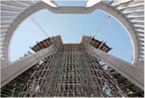Peri UP Rosset scaffolding helped erect shoring at the Temple of Divine Providence in Warsaw.