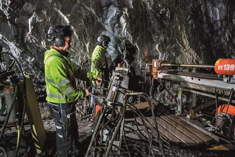 StockholmLakeMalaren_side-tunnel_core drilling_2