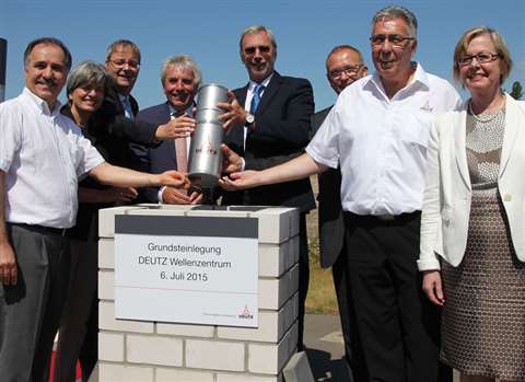 Among the people marking the laying of the foundation stone at the new Deutz site were Jürgen Roters