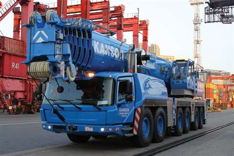 The 300 tonne capacity Grove GMK6300L